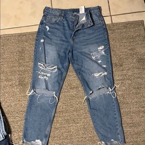 H&M High Rise Mom Jeans! My favorite pair!